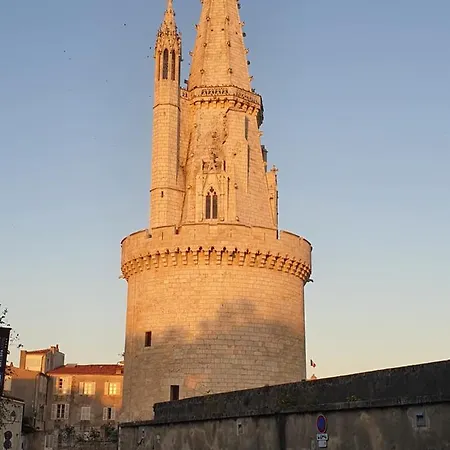 Grand Studio Chaleureux à Port Neuf *