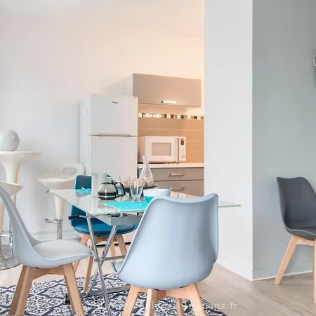 Grand Studio Chaleureux à Port Neuf *