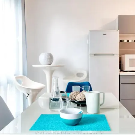 Appartement Grand Studio Chaleureux à Port Neuf *