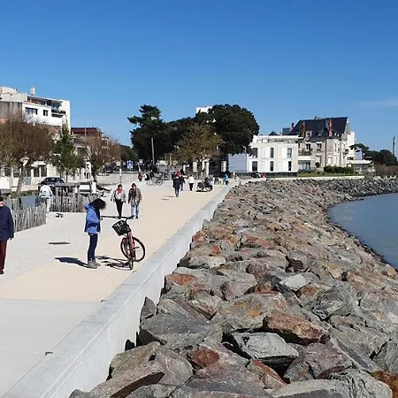 Grand Studio Chaleureux A Port Neuf *