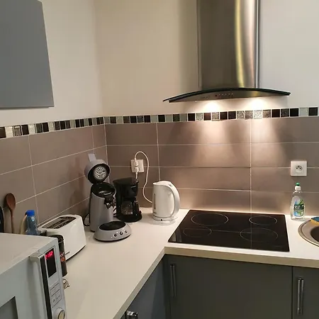 Grand Studio Chaleureux à Port Neuf Appartement