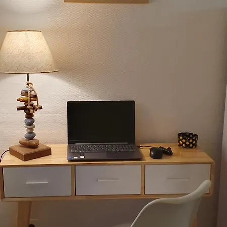 Grand Studio Chaleureux à Port Neuf Appartement *