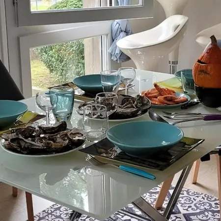 Grand Studio Chaleureux A Port Neuf Apartment